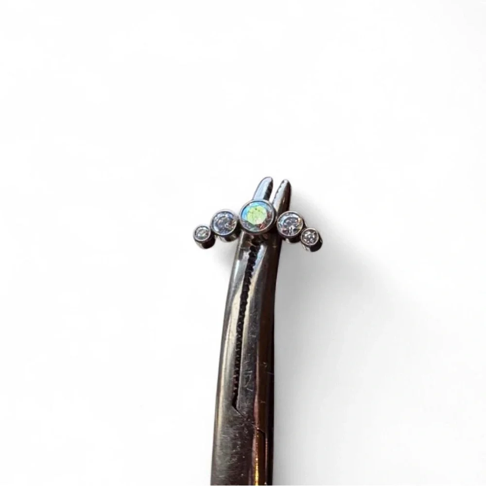 Bundle of Titanium 16g Threaded Ends - Picture 3 of 8